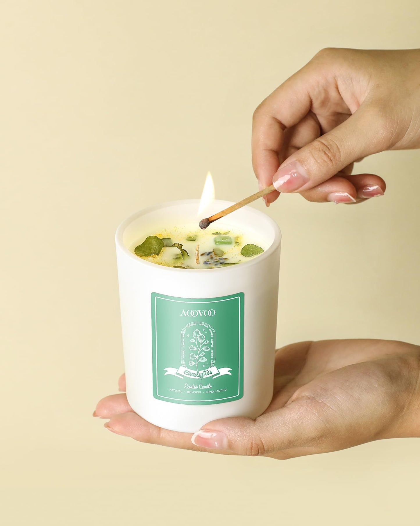 AOOVOO Eucalyptus Mint Soy Candle with Crystals - 10oz for Women