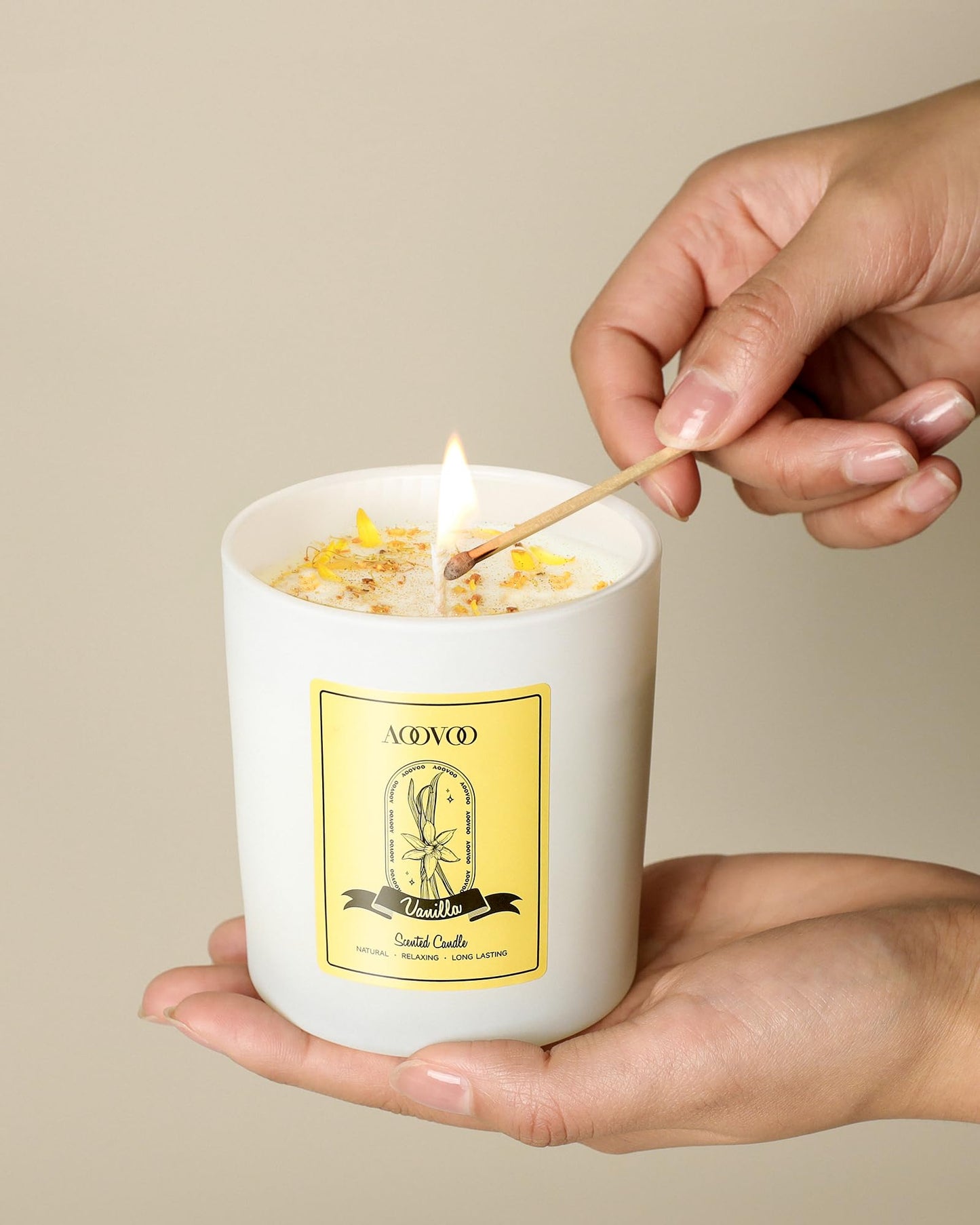 AOOVOO Vanilla Scented Candle for Women - 10oz Soy with Crystals Inside