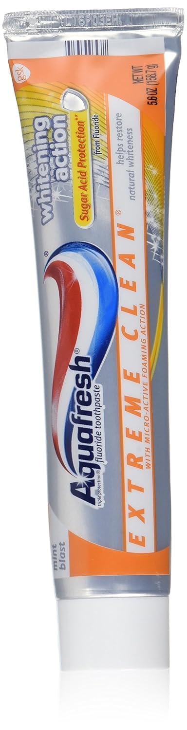 Aquafresh Extreme Clean Whitening Action Toothpaste with Fluoride – 6 x 5.6 oz